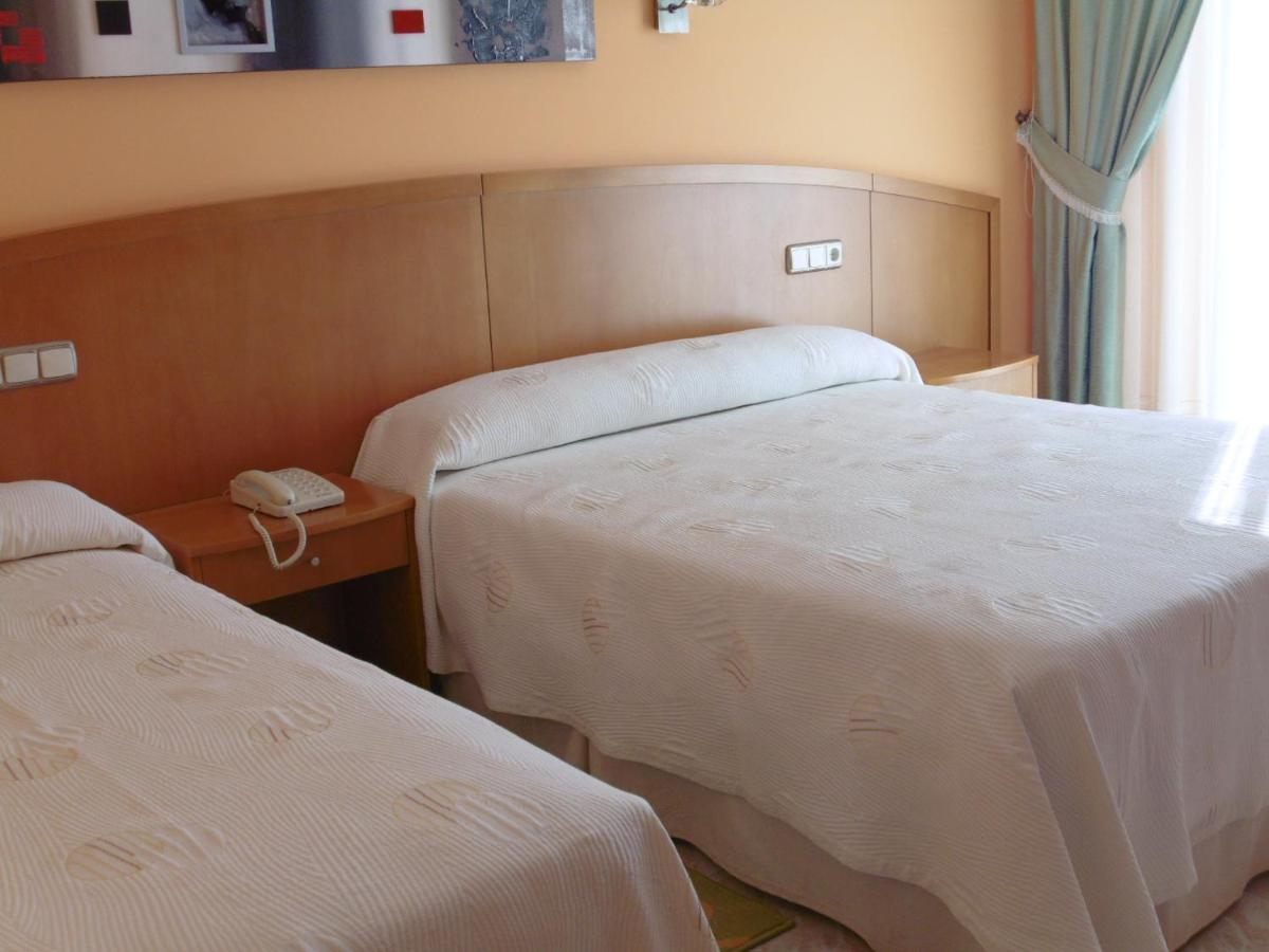 Hotel Miramar 2** Superior Playa de la Lanzada Екстериор снимка